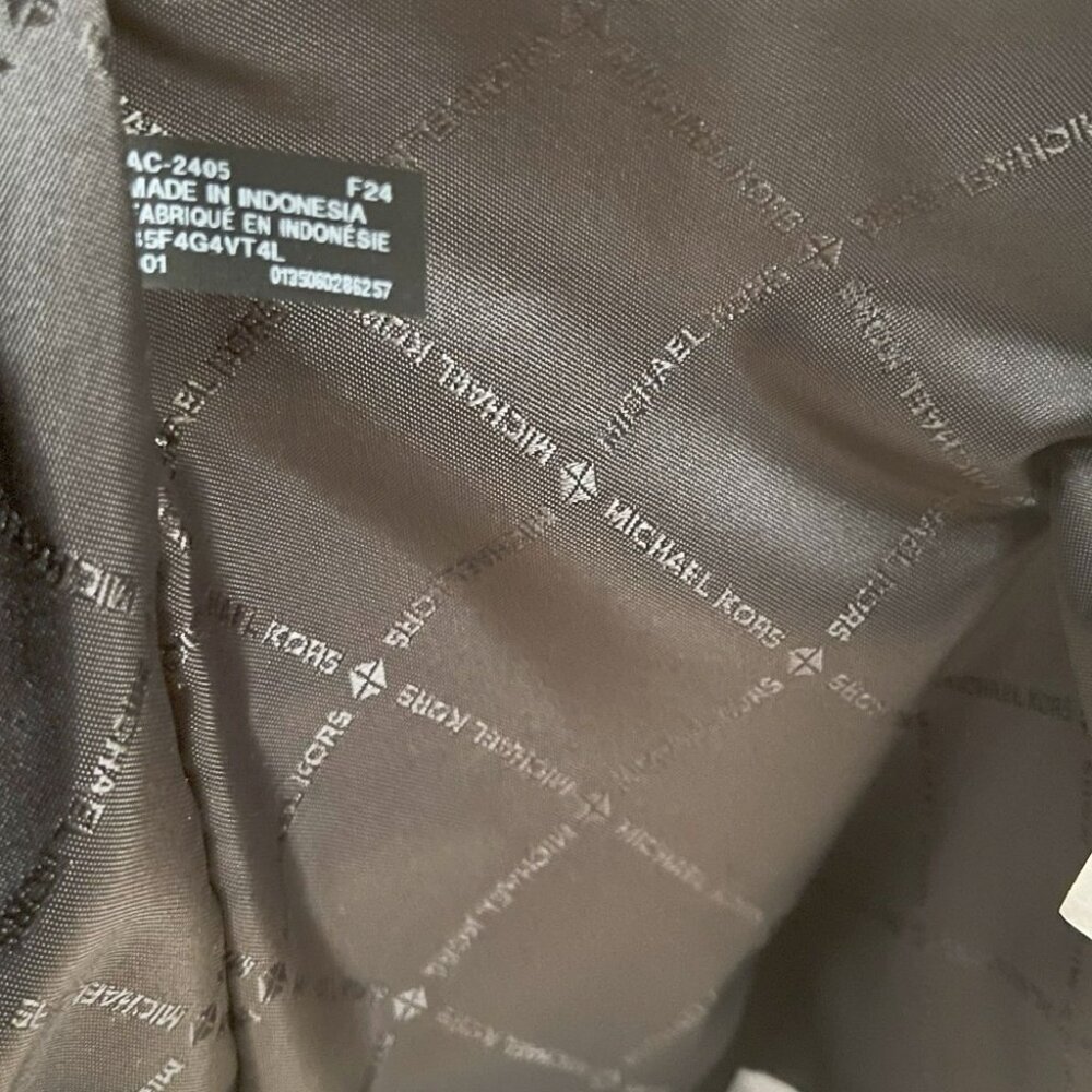 NWT Michael Kors XL Tote - Picture 11 of 11